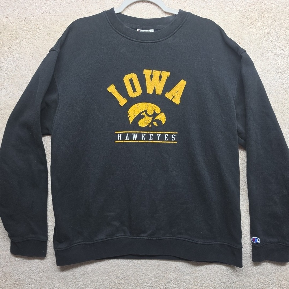 Champion Iowa Hawkeyes Grey Patchwork Crewneck Size‎ L Collegiate Sweatshirt